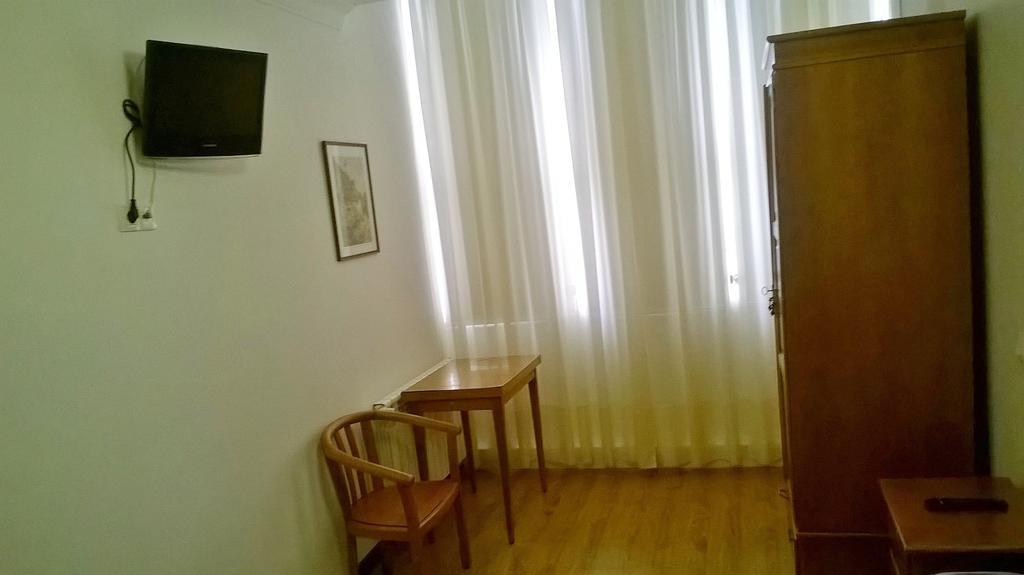 Hostal El Cairo Ferrol Zewnętrze zdjęcie