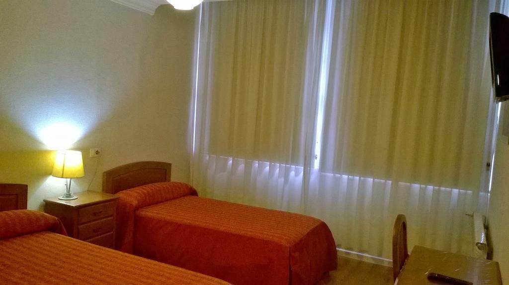 Hostal El Cairo Ferrol Zewnętrze zdjęcie